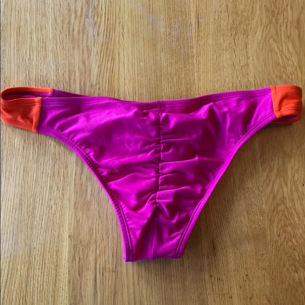 Roxy Pink Bikini Bottoms Large NWT